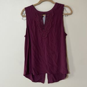 Daniel Rainn Crochet Top size LARGE Quin Split Back Shirt Keyhole Burgundy NWT